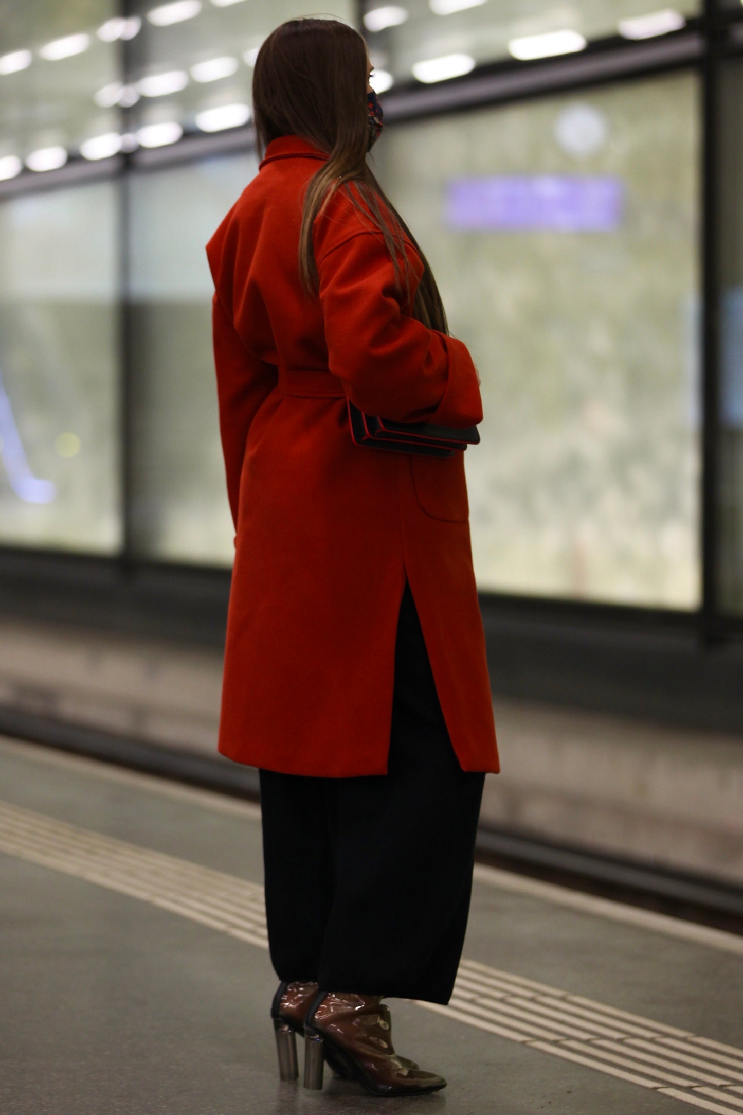 ABRIGO OVERSIZE (BEIGE/ROJO)