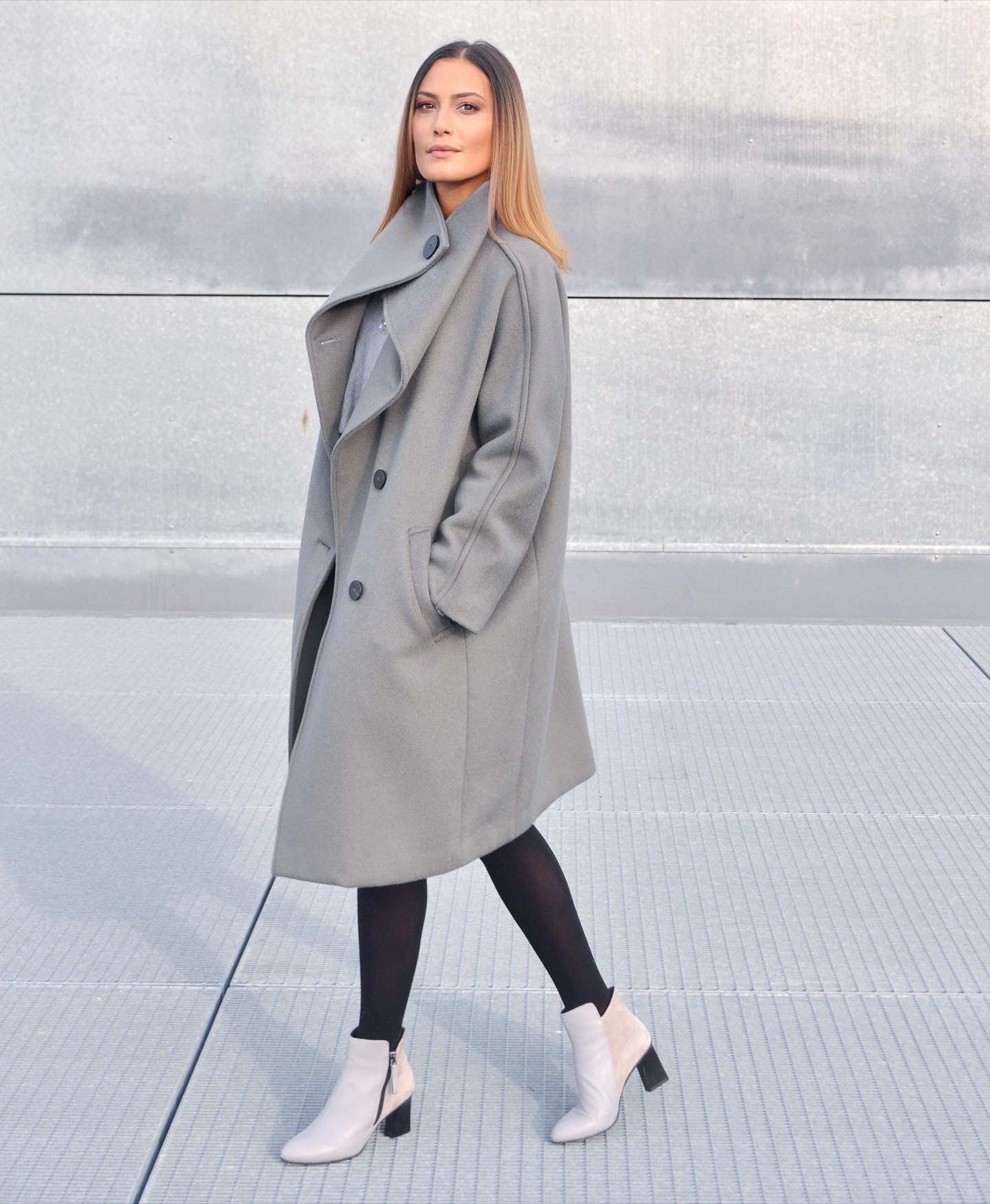 MANTEAU EN LAINE BOUTONNÉ KAKI
