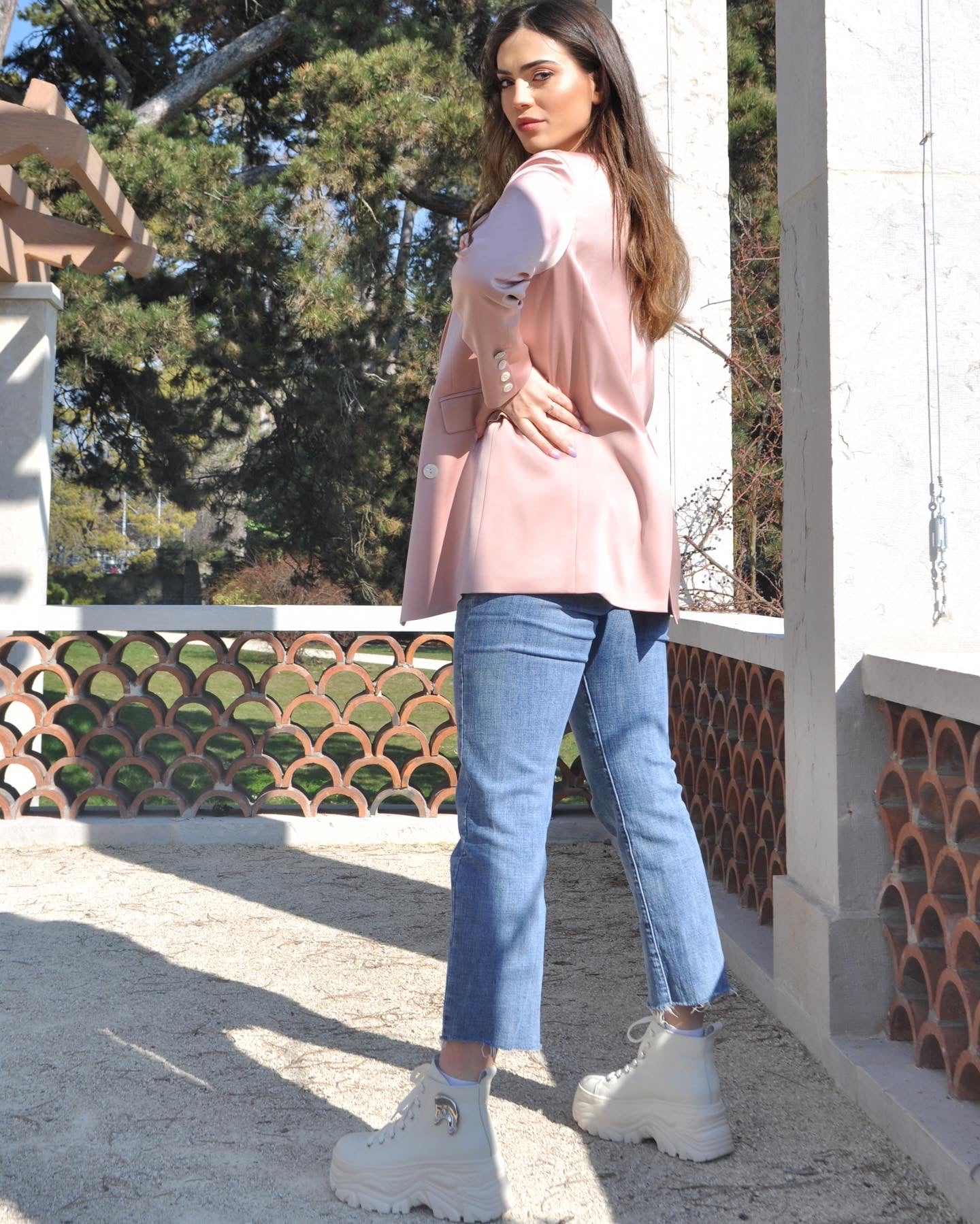 Chaqueta rosa satinada