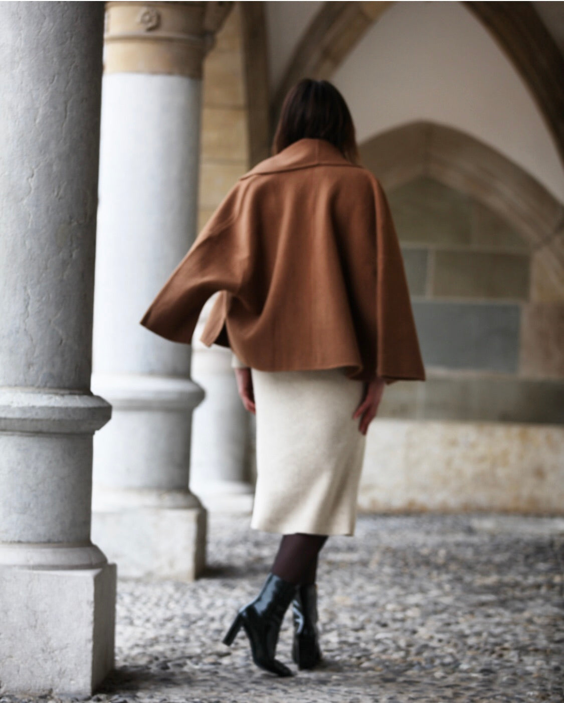 CHAQUETA CORTA ENTERA CAMEL
