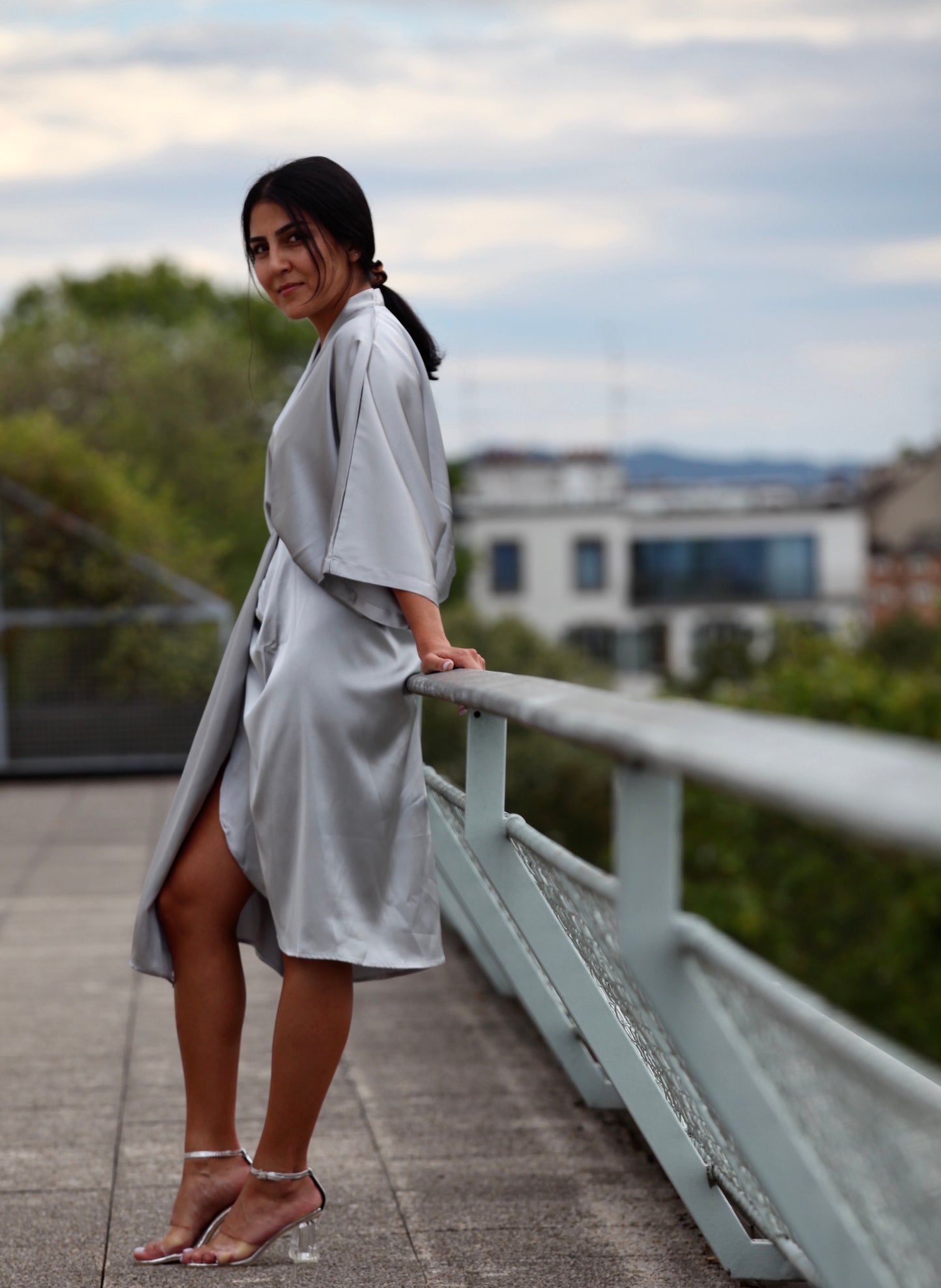 VESTIDO KIMONO PLATA
