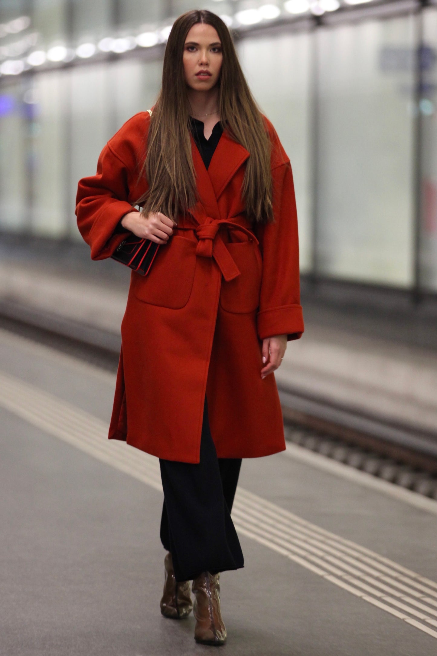 OVERSIZED COAT (BEIGE/RED)